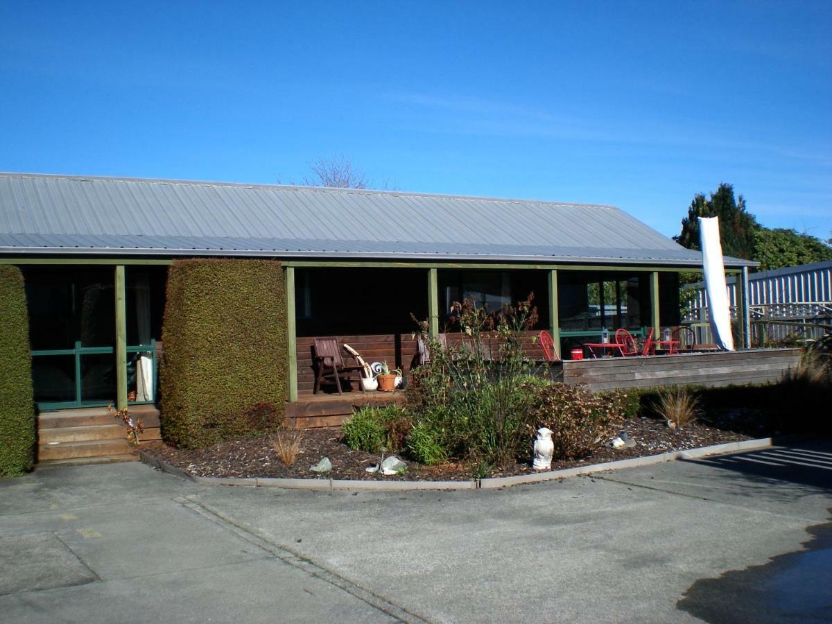 Te Waka Lodge Te Anau Exterior foto