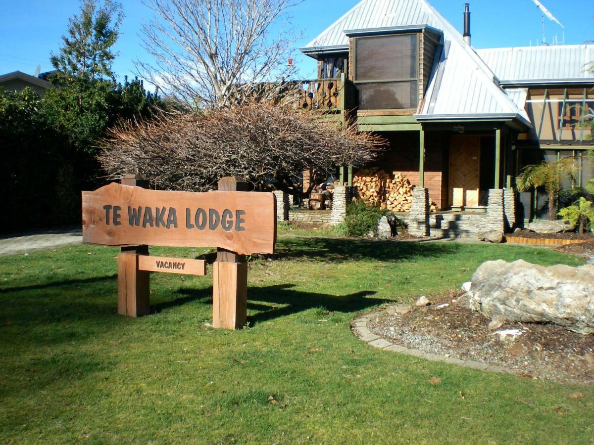 Te Waka Lodge Te Anau Exterior foto